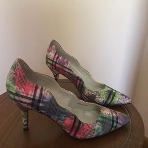 TAHARI Pumps